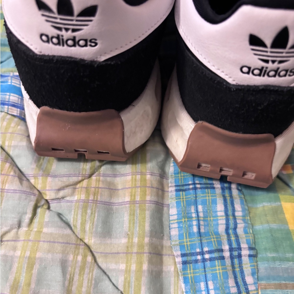 Adidas Men's Black and White Classic Sneakers Retropy E5 size 12. Like new!! - Picture 6 of 9